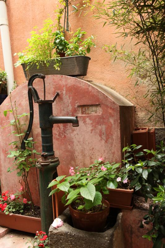 Quiet Garden with Pump - France